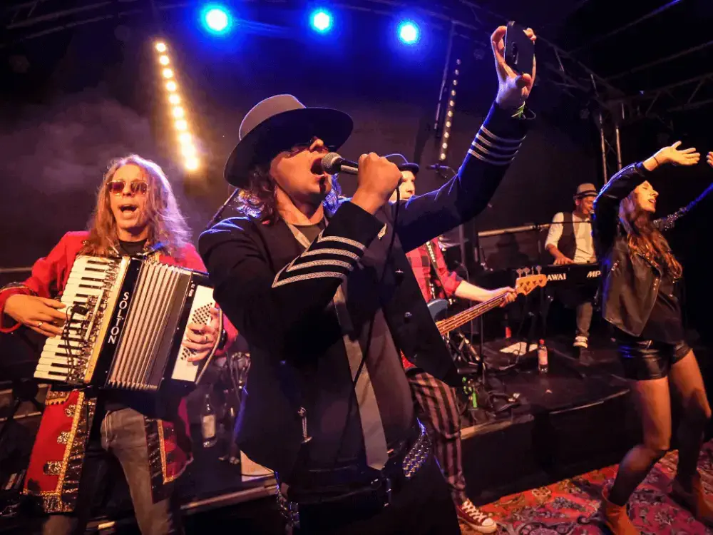 Udonaut und die Paniker - Band für dein Event buchen