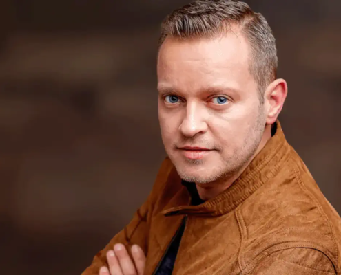 Schlagersänger Frank Lukas bei einem Live-Auftritt – jetzt buchen über die MH-Eventagentur, Ihre Künstlervermittlung aus Lathen für das Emsland und bundesweit.