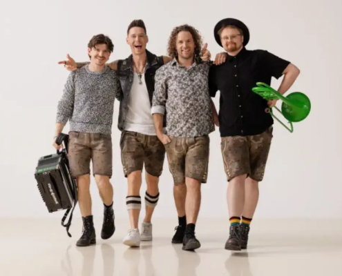 Die Band ‚Die Draufgänger‘ in Action auf der Bühne – professionelle Künstlervermittlung für Events im Emsland und bundesweit durch die MH Eventagentur.