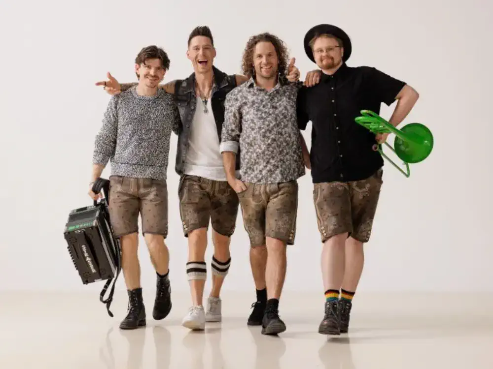 Die Band ‚Die Draufgänger‘ in Action auf der Bühne – professionelle Künstlervermittlung für Events im Emsland und bundesweit durch die MH Eventagentur.