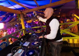 Jetzt DJ Gildo Oktoberfest DJ buchen. Gildo van der Weide als Entertainer und DJ für Oktoberfeste, Festzelte und Firmenevents