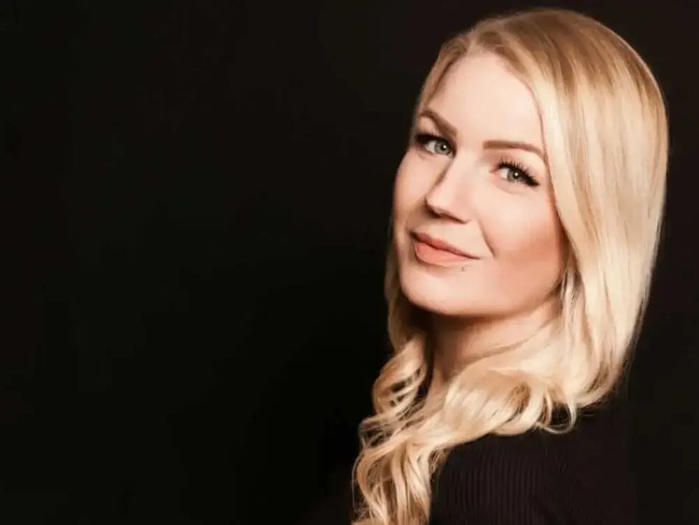 Portrait der Sängerin und Entertainerin Caro Best – buchbar über MH Eventagentur, Künstlervermittlung Emsland und bundesweit