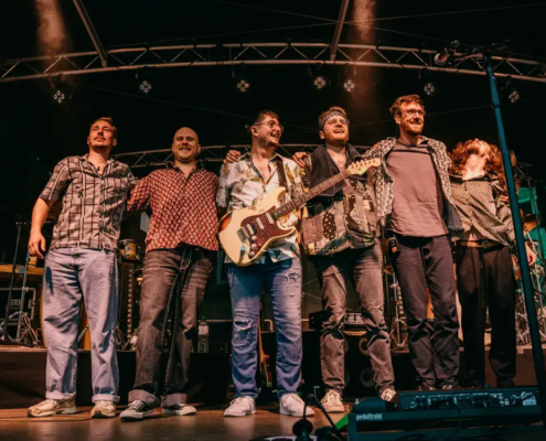 Foto der TOTO Tribute Band Never Enough TOTO – Buchbar über MH Eventagentur für Live-Events im Emsland und bundesweit.