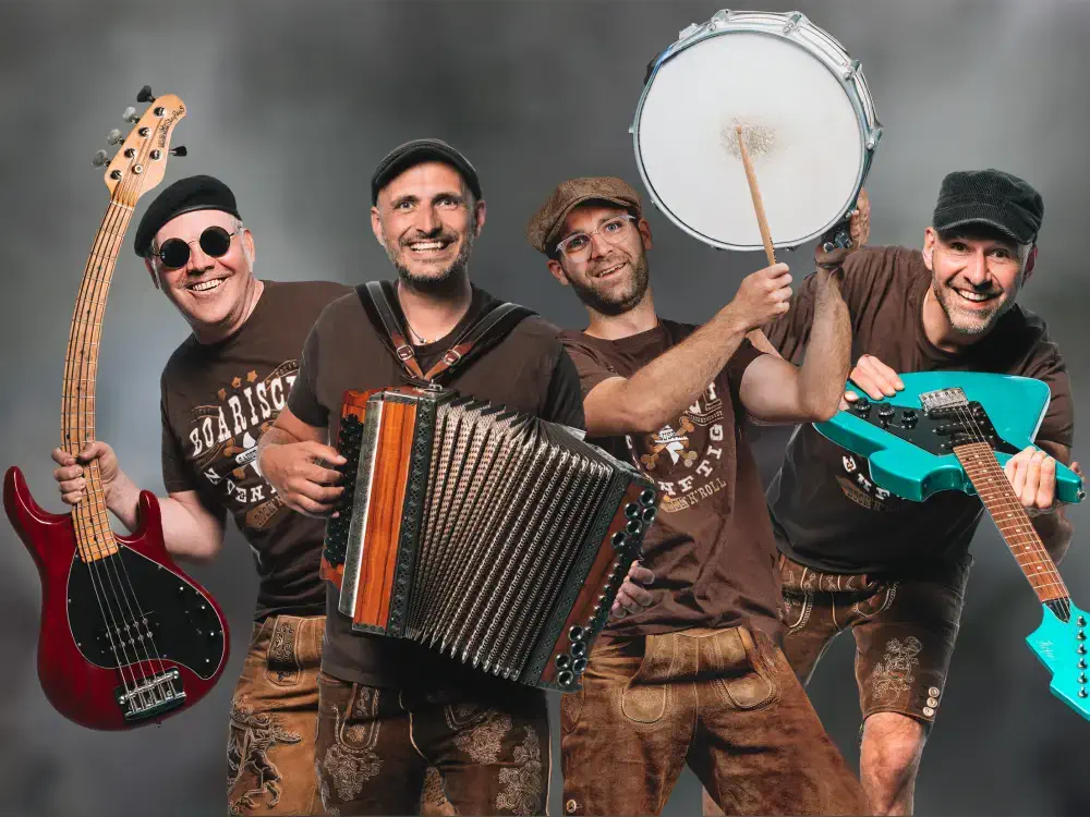 Die Partyband Saustark live auf der Bühne – jetzt buchen über MH Eventagentur, Ihre Künstlervermittlung im Emsland und bundesweit.